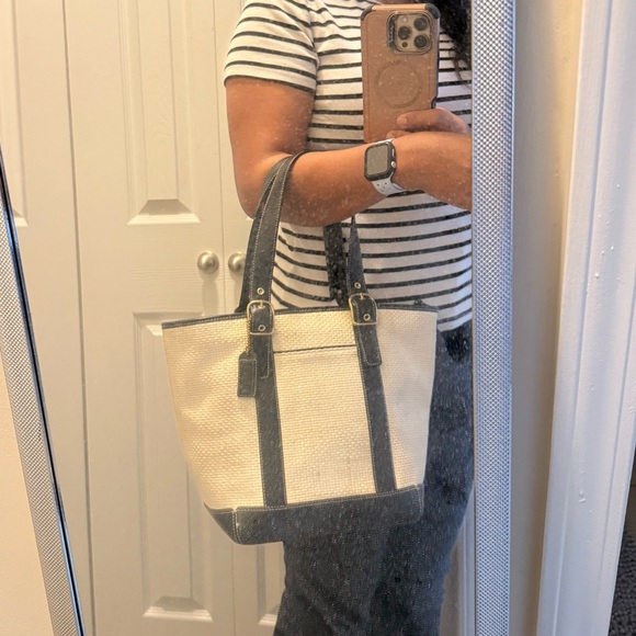 Coach Natural Straw and Patent Leather Bucket Tote 8908 - Picture 15 of 15